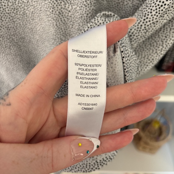 Women's Black and White Top - Picture 4 of 4